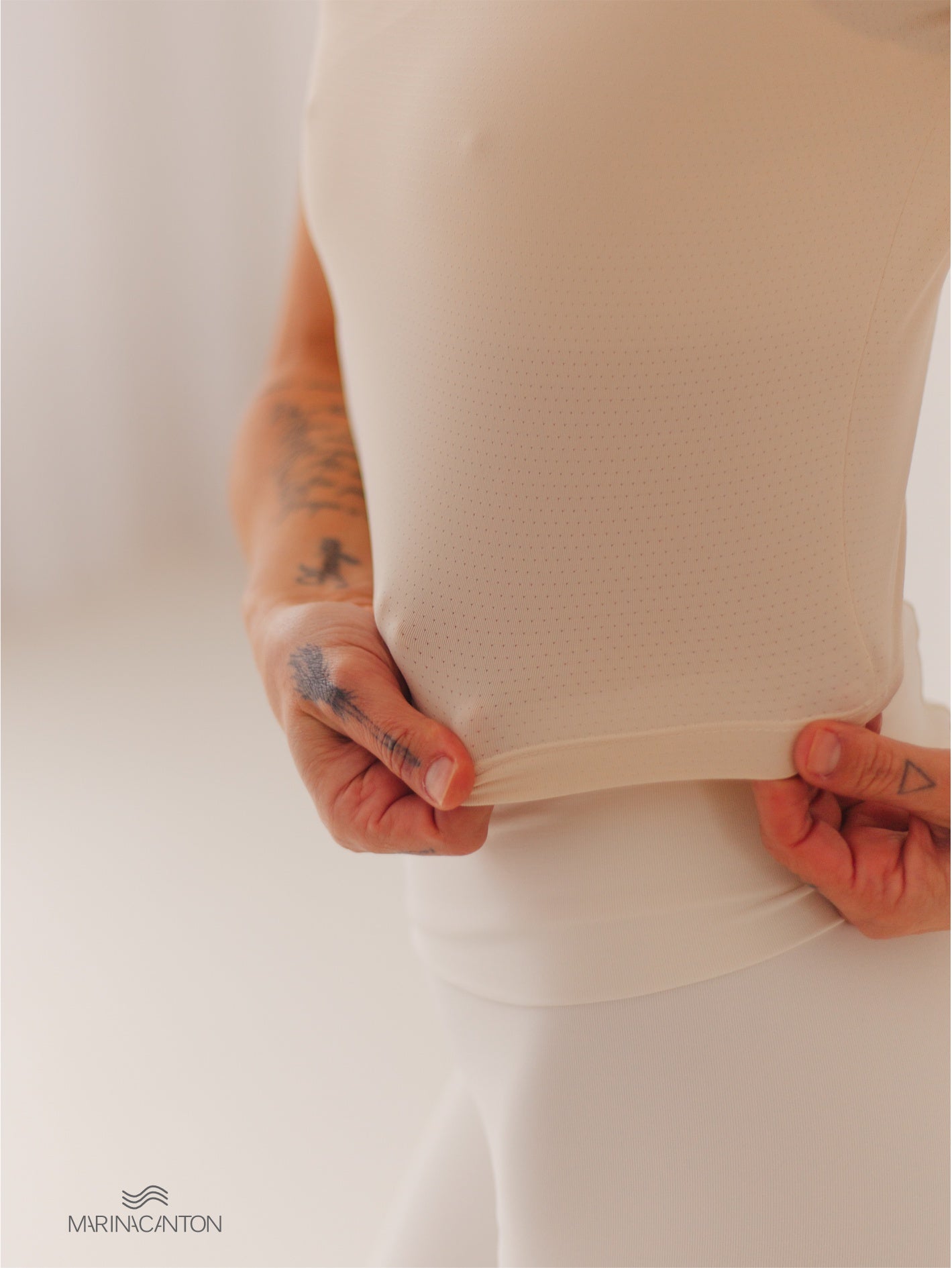 Cropped Breathe Manga Curta Off White