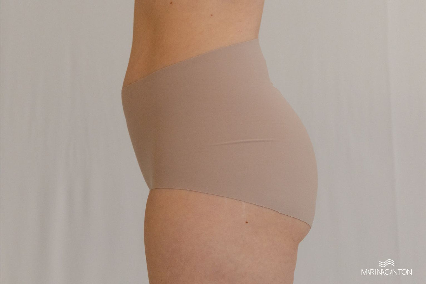 Calcinha Pele, Hot Pants, Sem Costura - Cor: chocolate