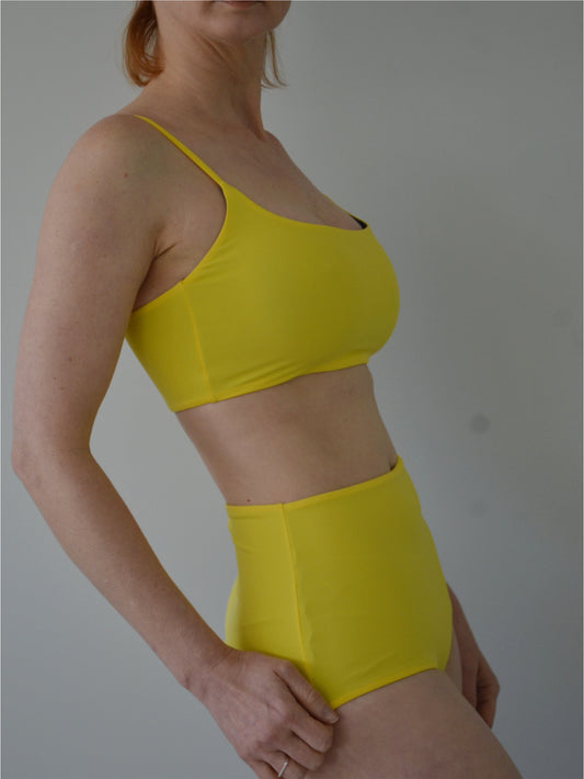 Conjunto Verão Light: Top Slim Alcinha + Hot Pants Amarelo