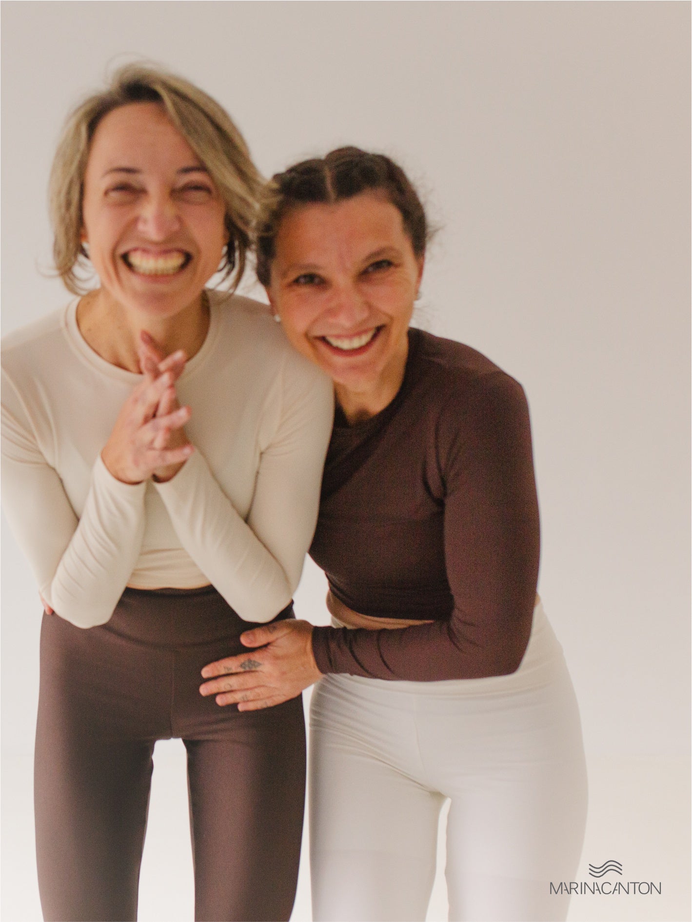 Cropped Breathe Manga Longa Café