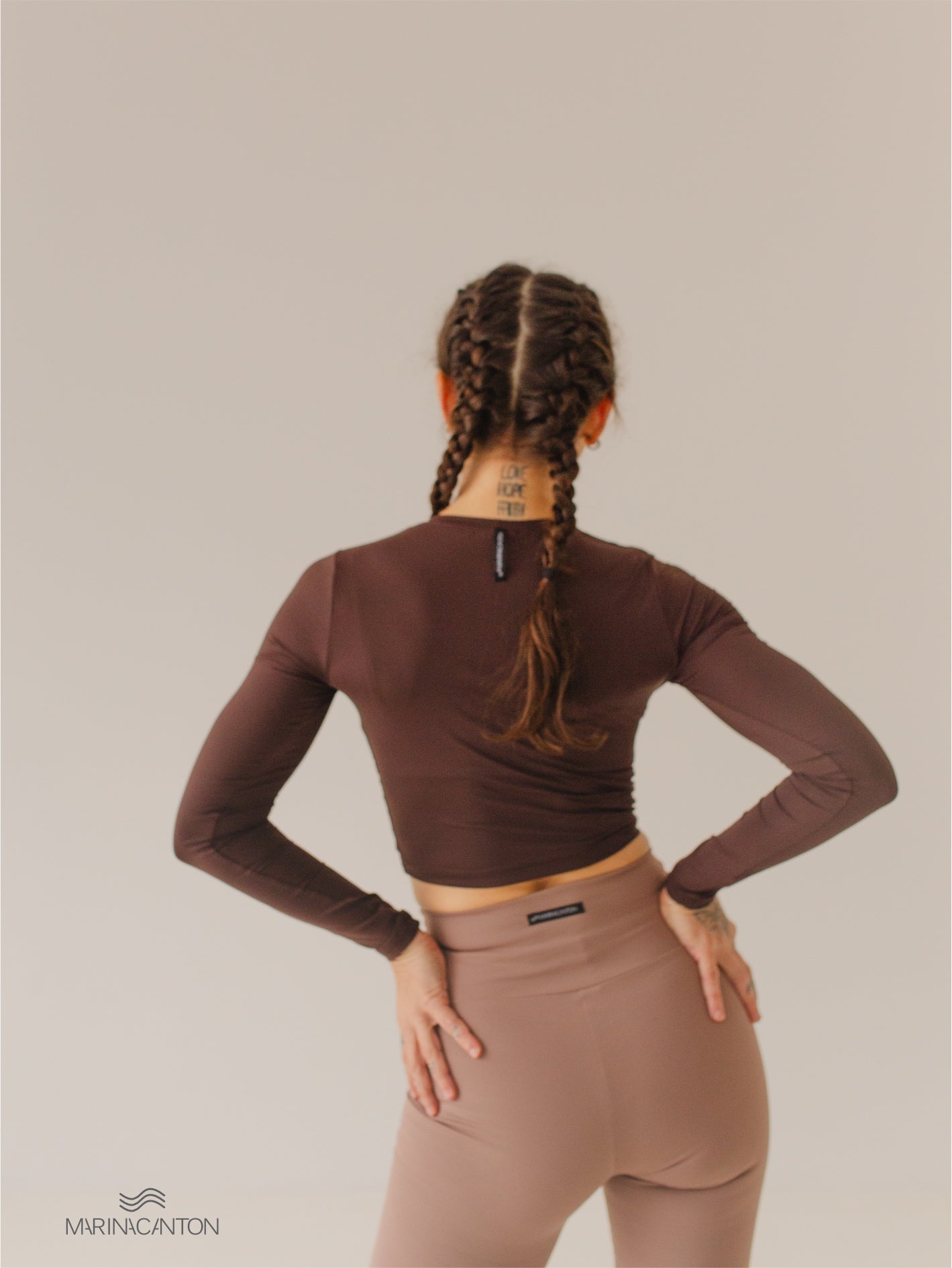 Cropped Breathe Manga Longa Café