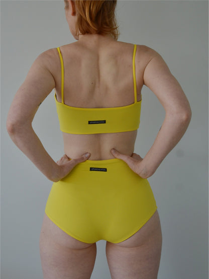 Conjunto Verão Light: Top Slim Alcinha + Hot Pants Amarelo