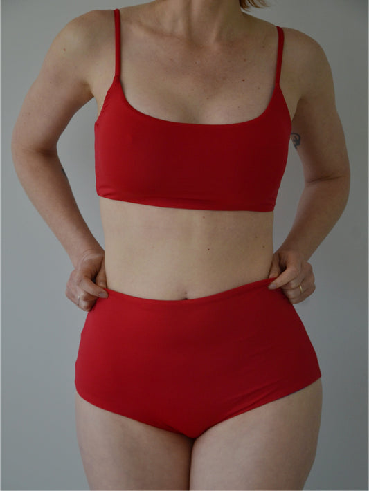 Conjunto Verão Light: Top Slim Alcinha + Hot Pants Vermelho