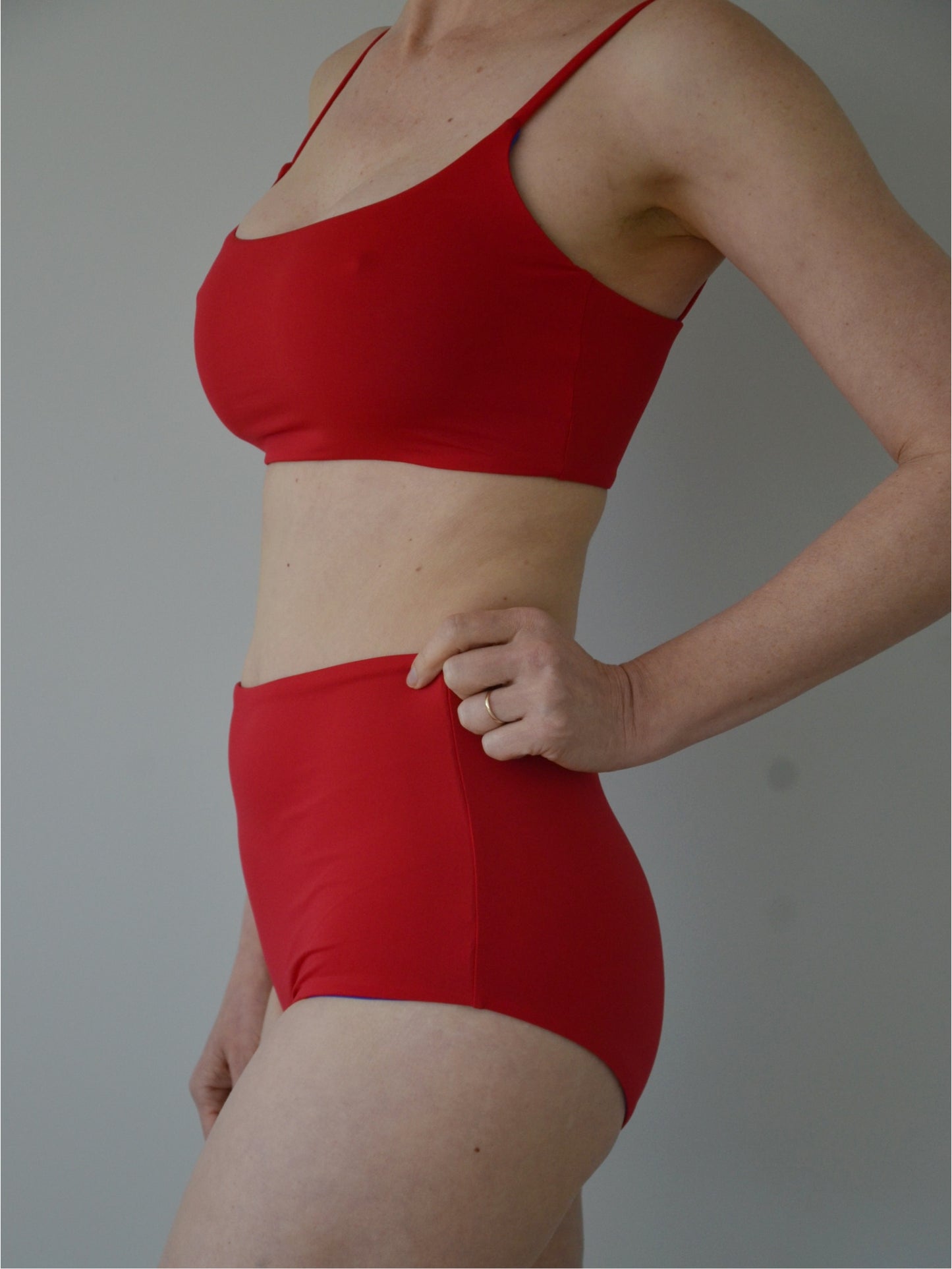 Conjunto Verão Light: Top Slim Alcinha + Hot Pants Vermelho