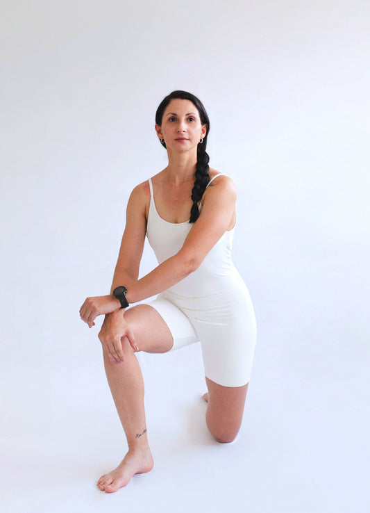 Macaquinho Bio Light Alcinha Costas V com Shorts Duplo Clássicos Branco