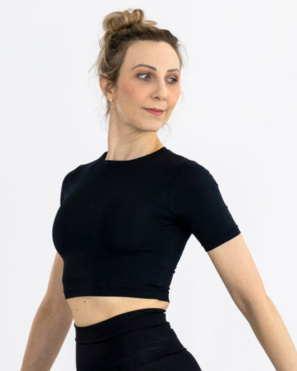 Cropped Breathe Manga Curta Preto