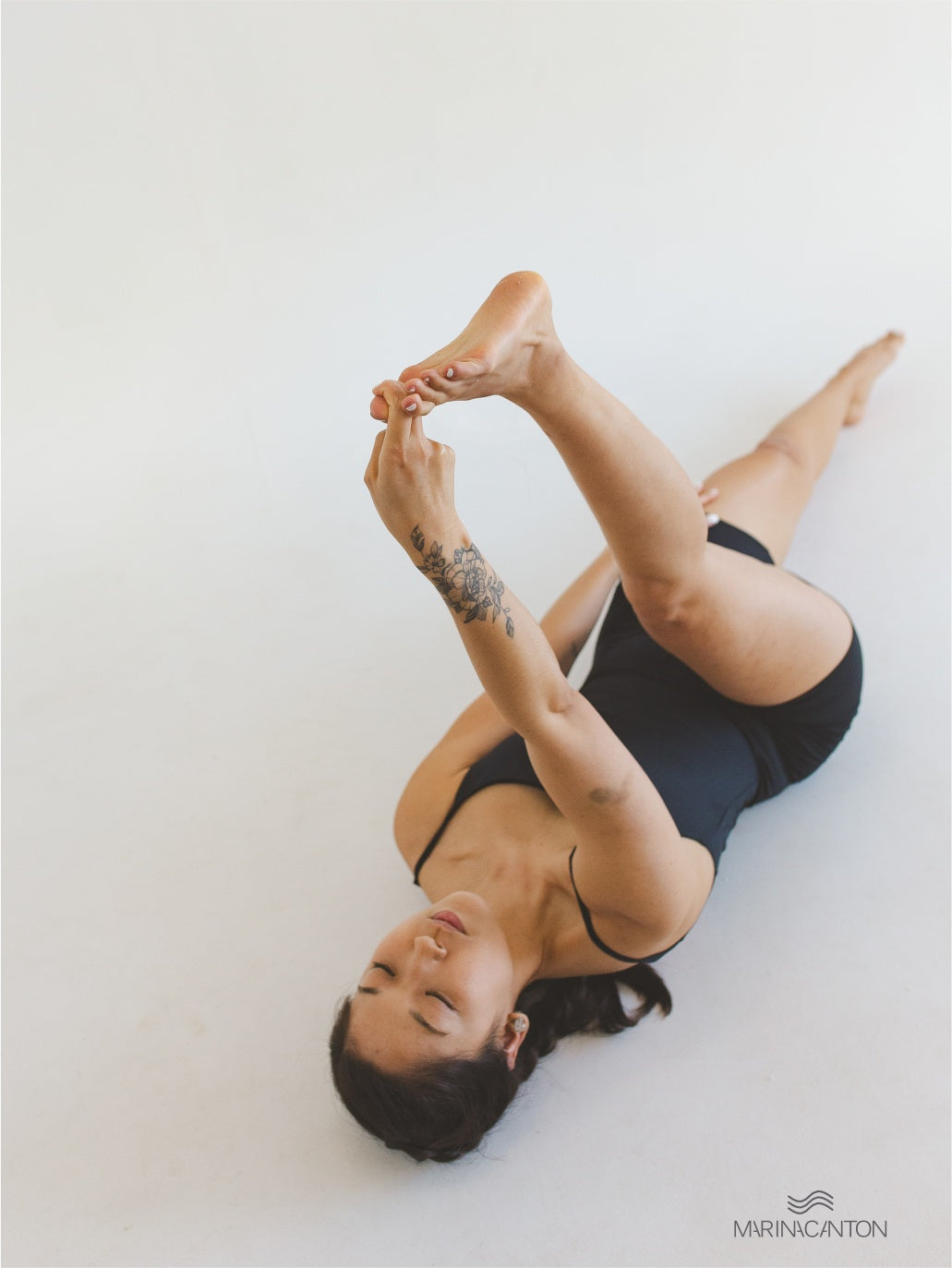 Macaquinho Bio Light Alcinha Costas V com Shorts Duplo Clássicos Preto