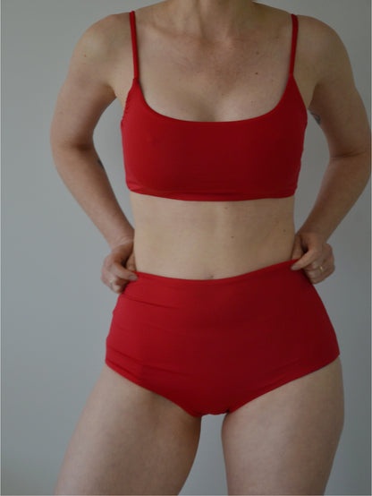Conjunto Verão Light: Top Slim Alcinha + Hot Pants Vermelho