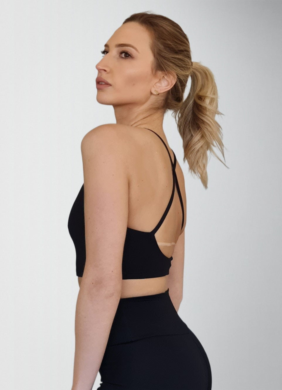 Conjunto Bio UP, Top Alça Cruzada + Legging de Pézinho Cintura Alta - Preto