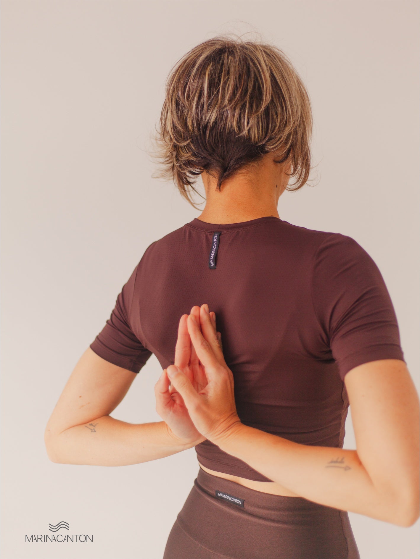 Cropped Breathe Manga Curta Café