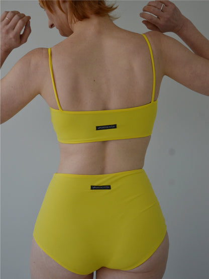 Conjunto Verão Light: Top Slim Alcinha + Hot Pants Amarelo