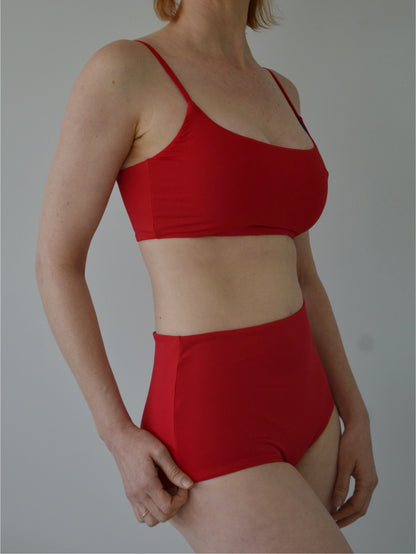 Conjunto Verão Light: Top Slim Alcinha + Hot Pants Vermelho